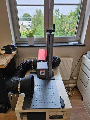 100 Watt MOPA M7 JPT Fiberlaser goudsmid graveren snijden beschikbaar voor biedingen