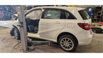 Jupe gauche d'un Mercedes B-Klasse (650), 3 mois de garantie, Utilisé, Mercedes-Benz