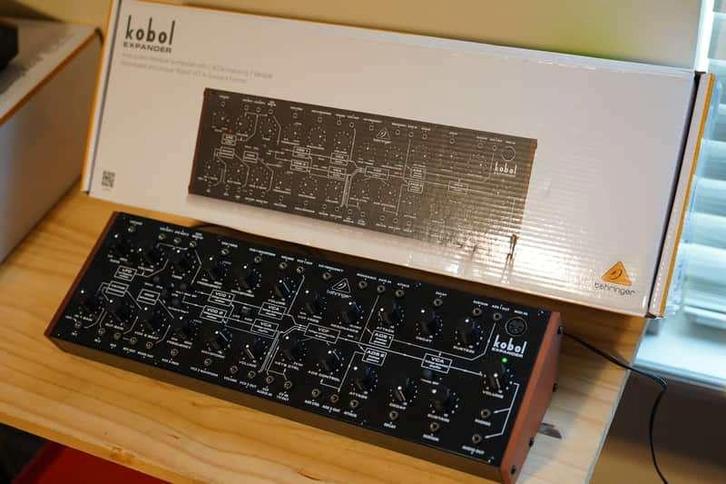Behringer Kobol Synth, Muziek en Instrumenten, Synthesizers, Zo goed als nieuw, Overige aantallen, Overige merken, Ophalen