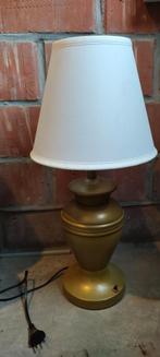 Lampe de table robuste avec abat-jour lampe beige doré lot v, Maison & Meubles, Lampes | Lampes de table, Comme neuf, Enlèvement ou Envoi