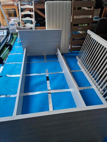 Babybed / junior 1persoonsbed (omvormbaar) beschikbaar voor biedingen
