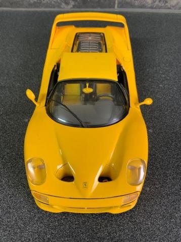 Ferrari Geel 1:18 beschikbaar voor biedingen