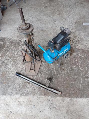 Banden Machine + compressor  beschikbaar voor biedingen