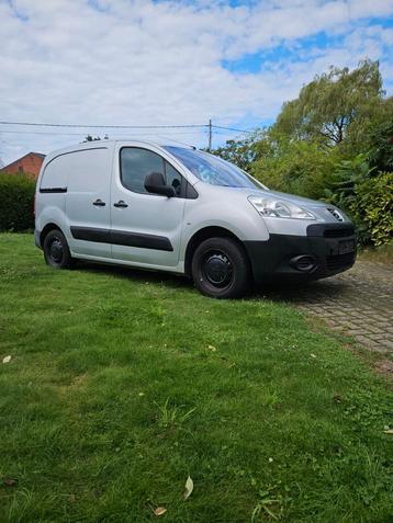 Peugeot Partner 1.6 hdi Euro 4 2009, Autos, Achat, Entreprise, Euro 4, Radio