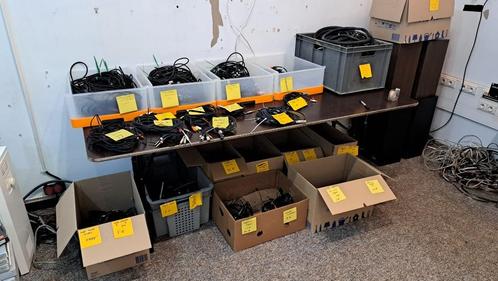 Audiokabels uit stopgezette studio!, Audio, Tv en Foto, Audiokabels en Televisiekabels, Gebruikt, Overige kabels, Ophalen