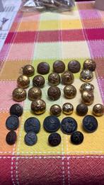 Ancien boutons, Enlèvement