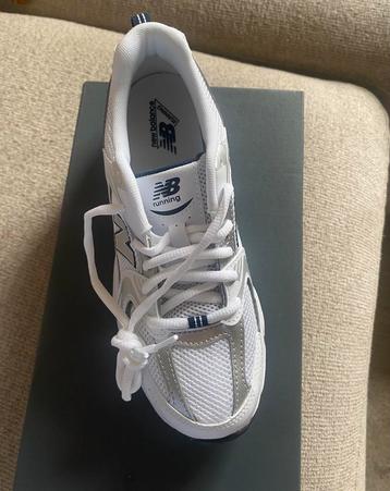 Schoen, schoenen beschikbaar voor biedingen