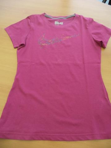 T-shirt NIKE dty-fit in maat M beschikbaar voor biedingen