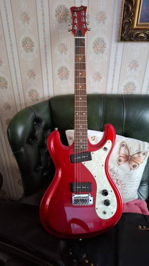 Aria DM-380 gitaar candy red (Mosrite model), Muziek en Instrumenten, Snaarinstrumenten | Gitaren | Elektrisch, Zo goed als nieuw