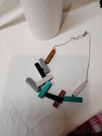 Leuke halsketting, Enlèvement