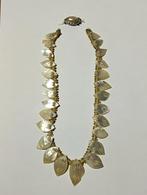 Collier en nacre vintage année 30-40, Enlèvement, Autres matériaux, Collier, Doré