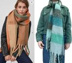 Lot 2 grosses écharpes, Vêtements | Femmes, Bonnets, Écharpes & Gants, Vila, Enlèvement ou Envoi, Porté, Écharpe