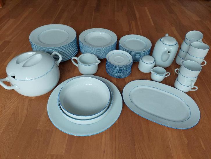 Service aan tafel, Huis en Inrichting, Keuken | Servies, Zo goed als nieuw, Compleet servies, Ophalen