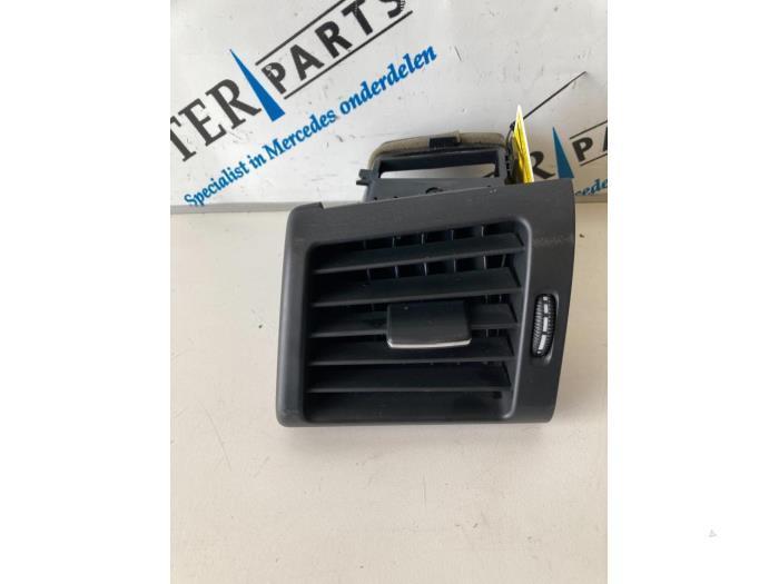 Luchtrooster Dashboard van een Mercedes R-Klasse, Auto-onderdelen, Dashboard en Schakelaars, Mercedes-Benz, Gebruikt, 3 maanden garantie
