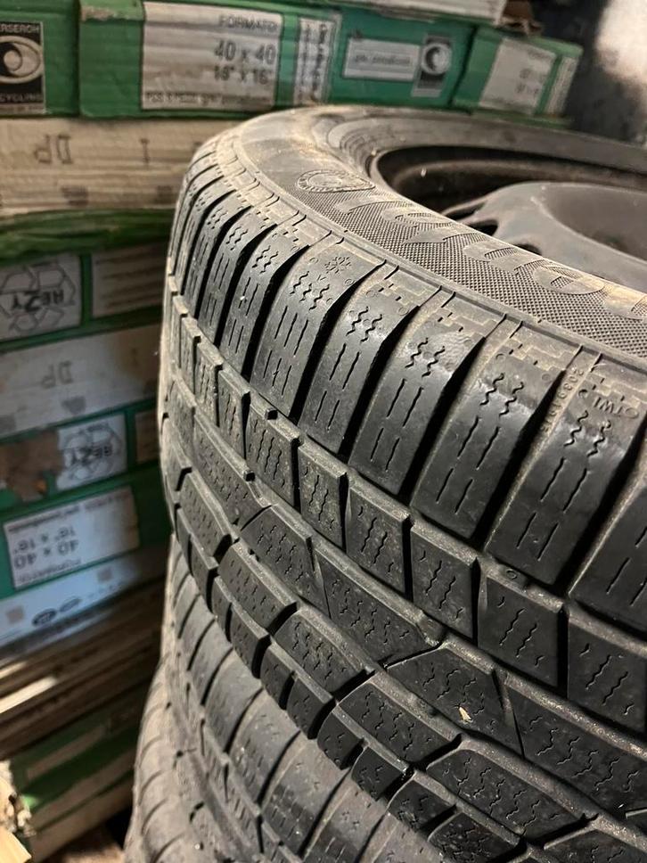 Set winterbanden op stalen velgen Audi A4 – 205/55 R16, Auto diversen, Autosport-onderdelen, Zo goed als nieuw, Ophalen