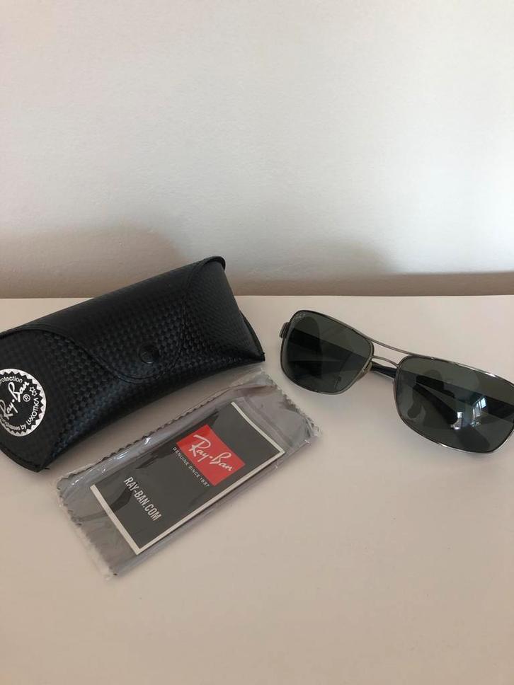 Zonnebril Rayban met doos, Handtassen en Accessoires, Zonnebrillen en Brillen | Heren, Zo goed als nieuw, Zonnebril, Ray-Ban, Zwart