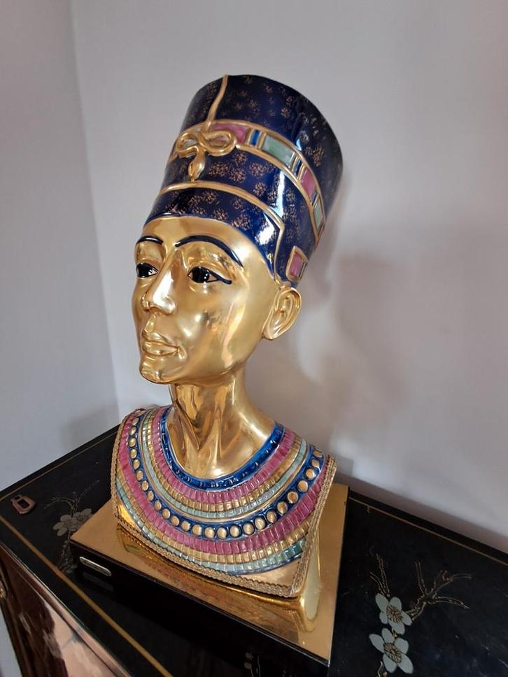 Nefertiti porseleinen buste gesigneerd Edoardo Tasca genumme, Antiek en Kunst, Kunst | Overige Kunst, Ophalen