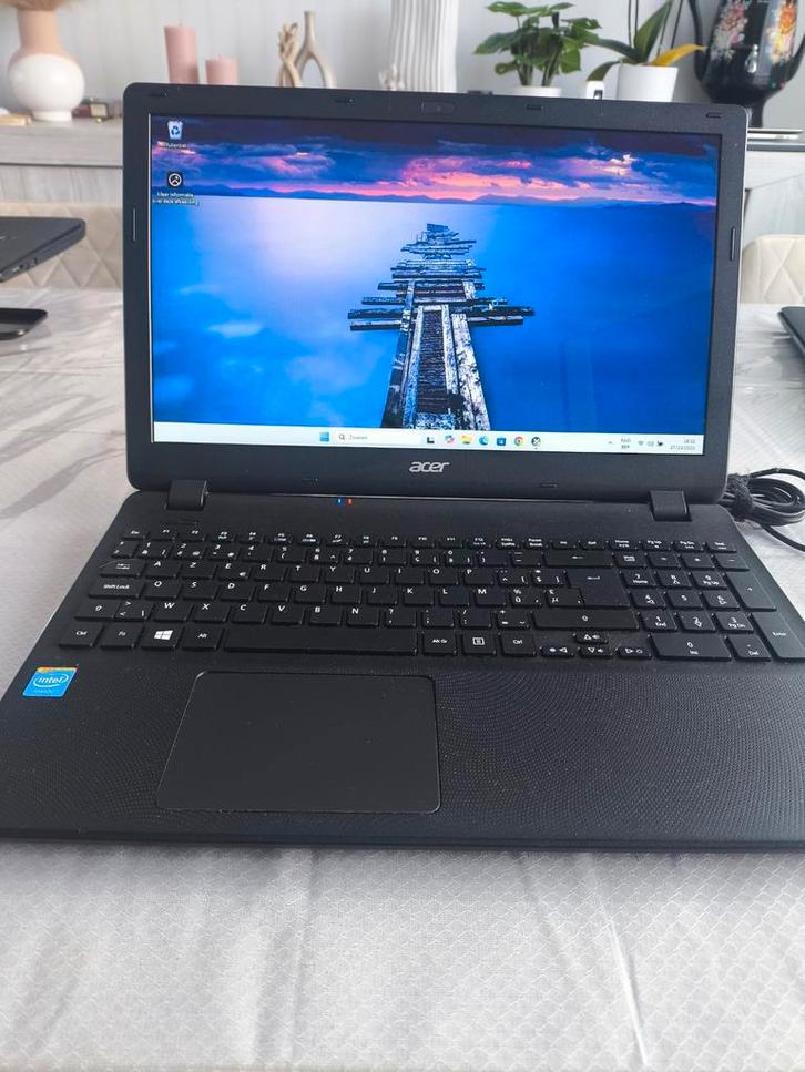 Laptop Acer Aspire ES1-512, 15 inch
ACCU is slecht, Computers en Software, Windows Laptops, Gebruikt, 15 inch, SSD, 4 GB, Ophalen