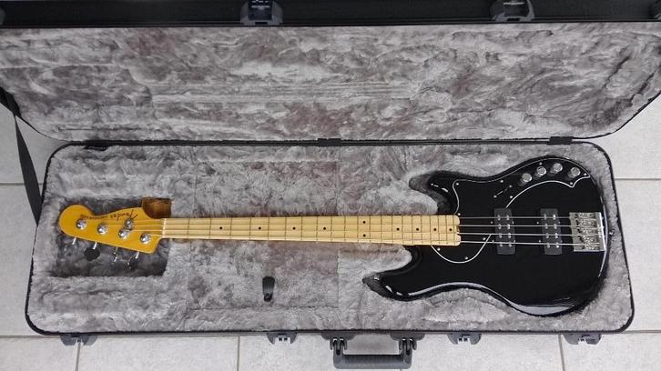 Basse Fender American Deluxe IV HH Dimension, Musique & Instruments, Instruments à corde | Guitares | Basses, Comme neuf, Électrique