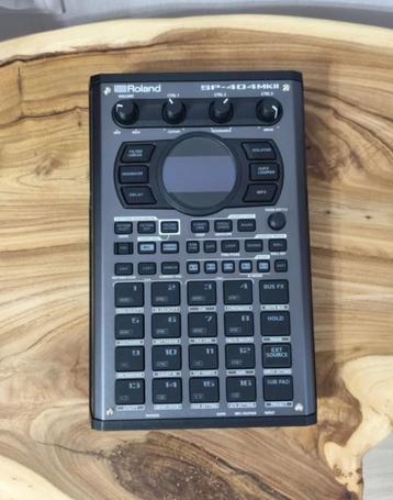 Roland sp 404 mk2 beschikbaar voor biedingen