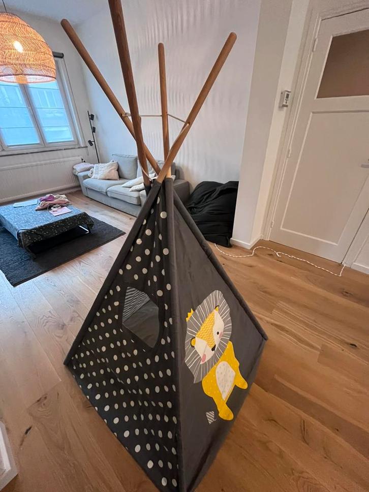 Tipi Lion, Enfants & Bébés, Jouets | Tentes de jeu, Comme neuf, Enlèvement