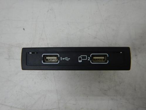 Mercedes-Benz G-Klasse W463 USB Aansluiting A1728202000, Auto-onderdelen, Elektronica en Kabels, Mercedes-Benz, Gebruikt, Ophalen of Verzenden
