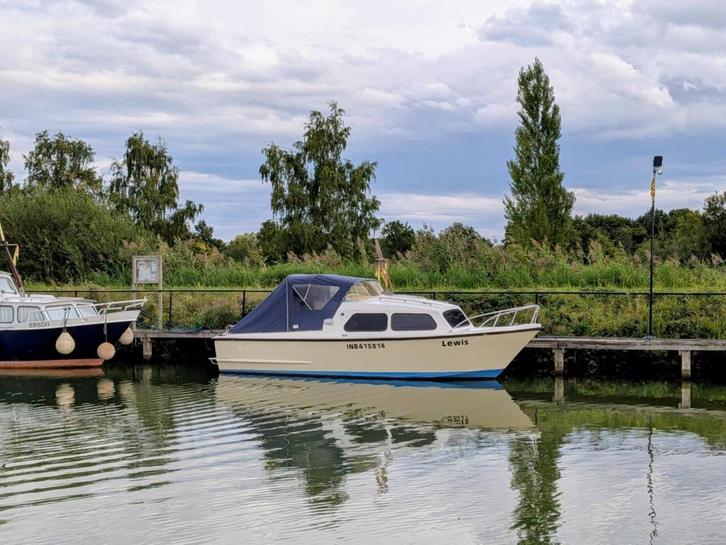 Waterland 700, Watersport en Boten, Motorboten en Motorjachten, Zo goed als nieuw, Hout, Ophalen