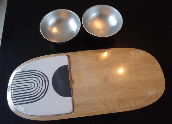 Nieuwe serveerplank en 2 schaaltjes uit de Puur Collection., Huis en Inrichting, Overige Huis en Inrichting, Nieuw, Ophalen of Verzenden