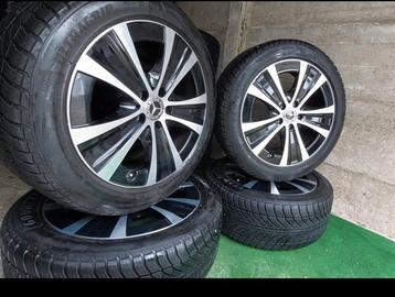 Originele Mercedes E-klasse 245 45 18 met winterbanden  beschikbaar voor biedingen