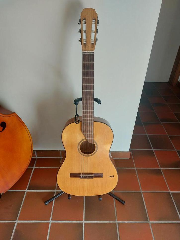 Guitare classique Hopf Vintage, Musique & Instruments, Instruments à corde | Guitares | Acoustiques, Enlèvement