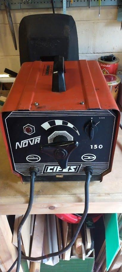 NOVA 150 Elektrode Lasapparaat – Compleet, Doe-het-zelf en Bouw, Gereedschap | Lasapparaten, Zo goed als nieuw, Ophalen of Verzenden