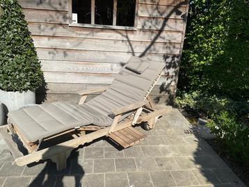 Teak ligstoelen 2 stuks. beschikbaar voor biedingen