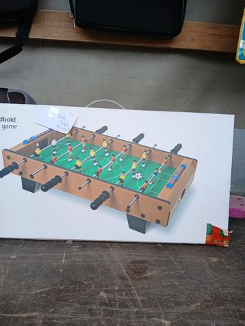 Voetbal speeltafel beschikbaar voor biedingen