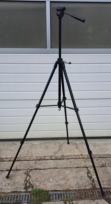 Vanguard mg-6 tripod  beschikbaar voor biedingen