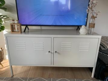 Tv meubel beschikbaar voor biedingen
