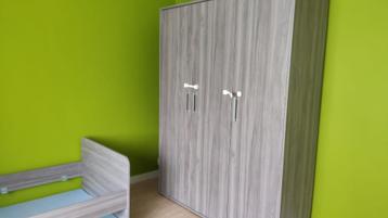 KAST - PERFECTE STAAT beschikbaar voor biedingen