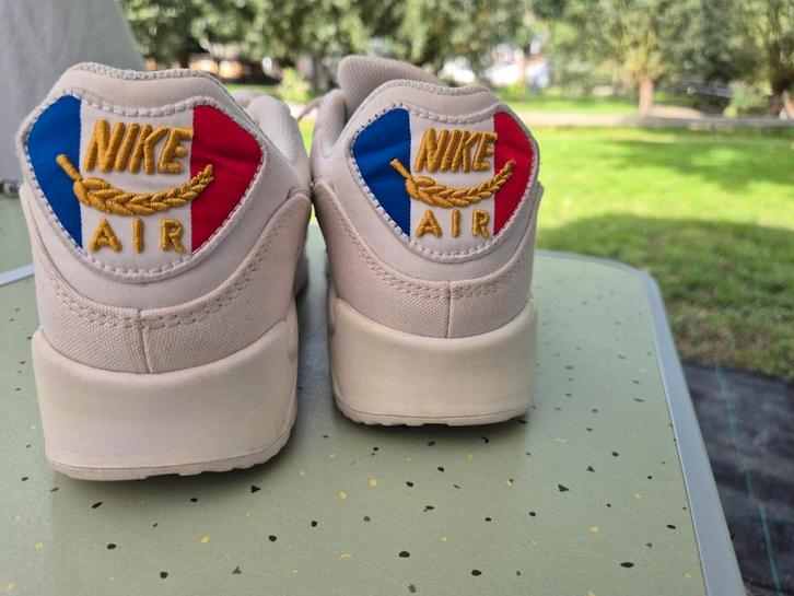 Nike Air Max 90 Premium City Pack Paris 2020 – Zeldzaam, Kleding | Heren, Schoenen, Zo goed als nieuw, Ophalen of Verzenden