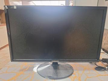 Scherm smasung met hdmi ingang  beschikbaar voor biedingen
