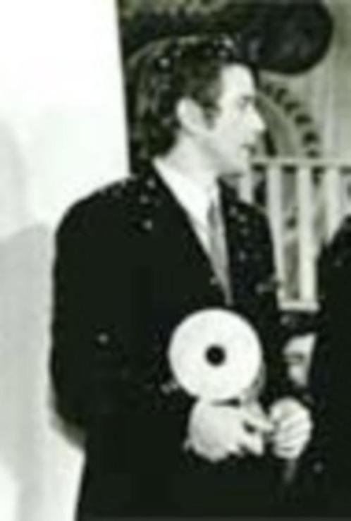 WILL TURA's   GESIGNEERDE  Internationale singles., Cd's en Dvd's, Vinyl Singles, Verzenden