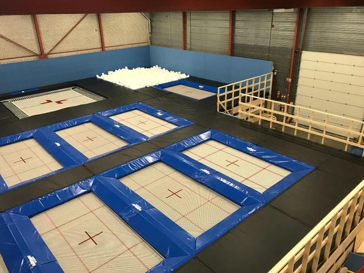 Trampoline park te koop! - Eurotramp, Sport en Fitness, Turnen, Zo goed als nieuw, Materiaal, Blauw, Ophalen