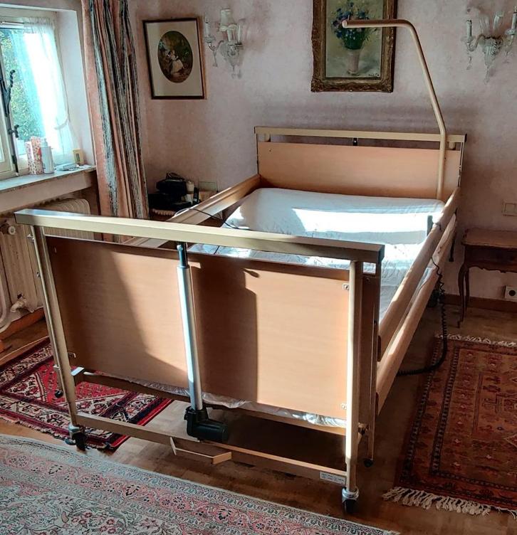 Lit medical electrique + matelas, Divers, Matériel Infirmier, Comme neuf, Enlèvement