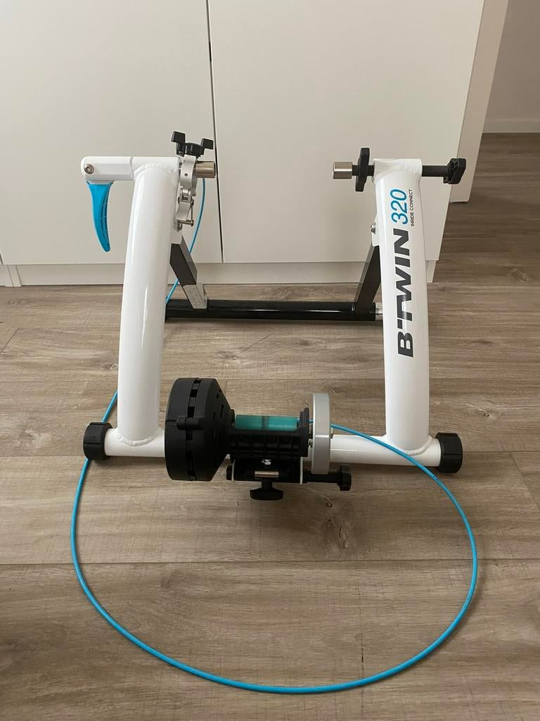 Indoor fietstrainer BTWIN 320, Sport en Fitness, Ophalen, Zo goed als nieuw