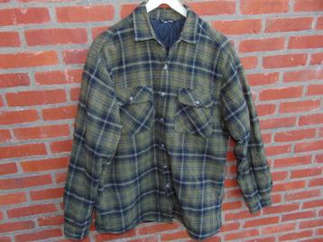 Gewatteerd hemd beschikbaar voor biedingen