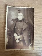 Oude foto soldaat WO2, Gebruikt, Foto, Klederdracht, Ophalen of Verzenden