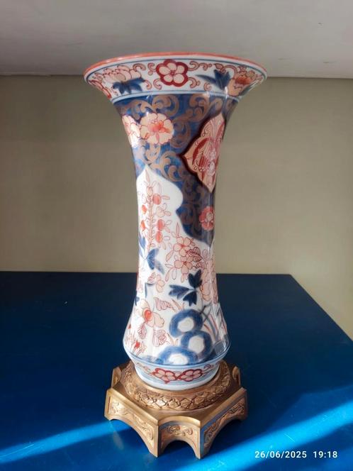 Cornetvaas gemonteerd op een vergulde bronzen basis, Antiek en Kunst, Antiek | Vazen, Ophalen of Verzenden