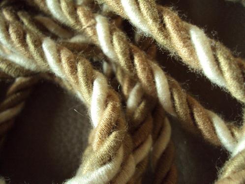 Tweekleurig gevlochten touw   18 m, Hobby & Loisirs créatifs, Hobby & Loisirs Autre, Enlèvement ou Envoi