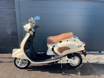 Elektrische Scooter Aklasse Tissong. Sleutels kwijt beschikbaar voor biedingen