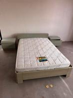 Gratis Bed 140 x 200 met 2 nachtafel - moet deze weekend weg, Huis en Inrichting, Slaapkamer | Bedden, Ophalen, Gebruikt