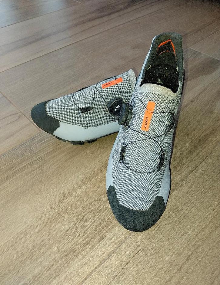 chaussures vélo route et vtt, Vélos & Vélomoteurs, Accessoires vélo | Vêtements de cyclisme, Comme neuf, Femmes, Hommes, Enfants