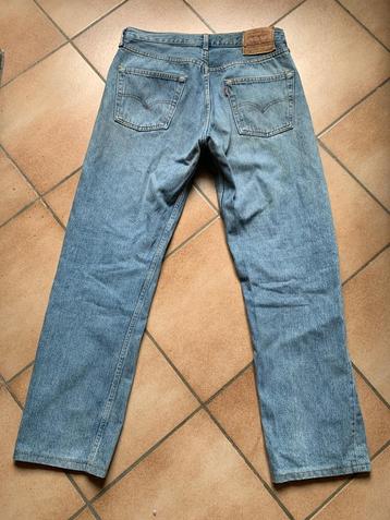 Levi's 501 jeans bleu délavé clair W34 L34 (L36 recoupé)